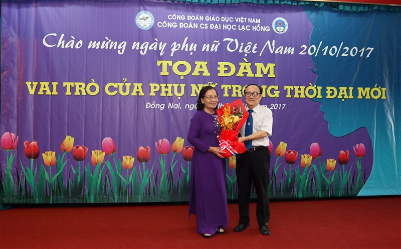 LHU đề cao vai trò của người phụ nữ trong thời đại mới