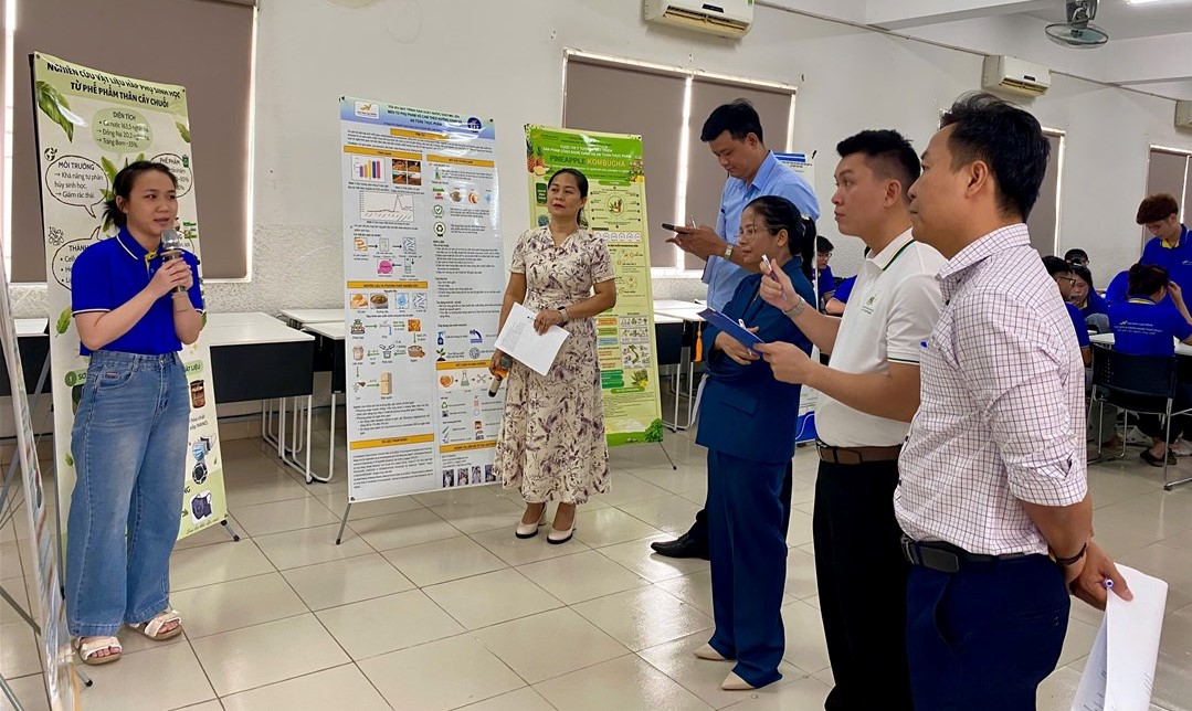 Chọn ngành “an toàn” cho tương lai: Sinh viên LHU học bằng cách làm thật 